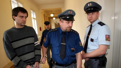 FOTO: V Klánovickém lese se skrýval vrah David Lubina.