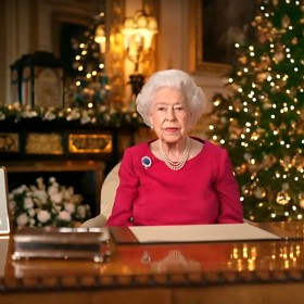 Velkou tradici mají v královské rodině také projevy. Alžběta II. je pronášela vždy 25. prosince.