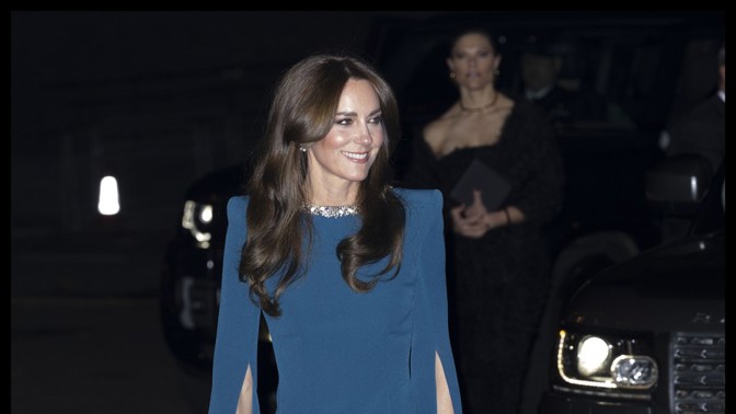 Galerie: Styl Kate Middleton v těchto šatech napodobila Jitka ...