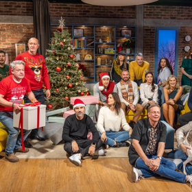 Aleš Cibulka a Michal Jagelka nechyběli na natáčení vánočního videoklipu Snídaně s Novou.