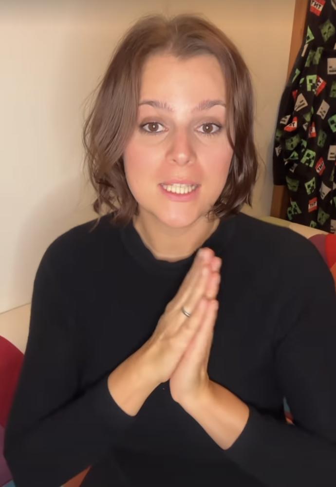 FOTO: Svůj účes Ornella Koktová označila za „fresh“. – stránka 459