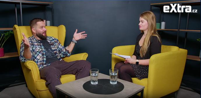 FOTO: Jan Albrecht v pořadu Extra Host. – stránka 39