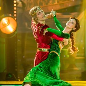 Darija Pavlovičová a Dominik Vodička tančí waltz na píseň z filmu Shrek v zatím posledním ročníku StarDance v roce 2023.