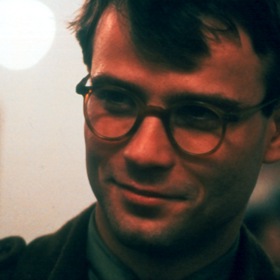 Dokončení erotické scény mezi Lukášem Vaculíkem a Simonou Chytrovou sklidilo velké ovace. Doslova. Točilo se totiž na sídlišti, kde si všichni vidí do oken.