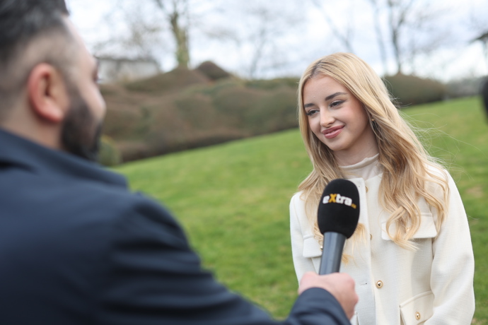 FOTO: Kordula Stropnická na svatbě sestry  Agáty Hanychové nemohla chybět. – stránka 312