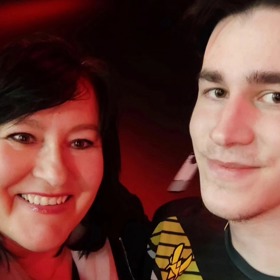 Jedna z posledních fotek Karla Ašenbrenera s maminkou Ivanou.