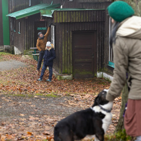Na Evžena silně zapůsobí atmosféra místa, které tak dobře zná...