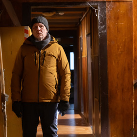 Penzion nyní vlastní jeho exmanželka Hana.