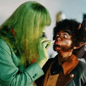 Jakub Zindulka nosí v pohádce Princezna ze mlejna výrazně zelenou paruku.