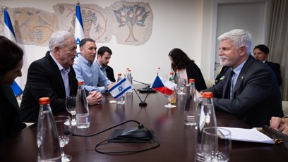FOTO: Setkání s členem válečného kabinetu a předsedou bloku Národní jednoty Bennym Gantzem.