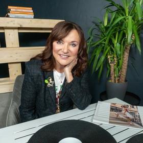 Módní návrhářka Beata Rajská byla hostem u Miluše Bittnerové v talk show Na kafeečko.