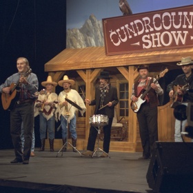 Čundrcountryshow odstartovala v roce 1994.