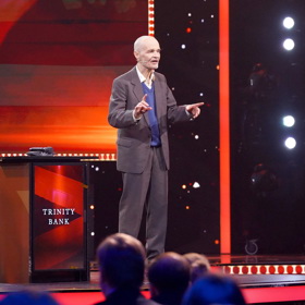 Doktor Karel Nešpor předvedl svůj unikátní smích také v přímém přenosu předávání cen Český slavík.