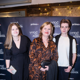 Sabina Remundová se svými dětmi, Adinou Pitrovou a Vincentem Pitrou. 