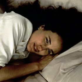 Krásná Andie MacDowell jako produkční Rita.