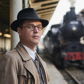 V roli mladého Nicholase Wintona se objevil herec Johnny Flynn.