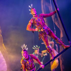 Jean-Claude Mémont se věnuje i akrobacii. 