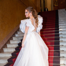 Modelka Andrea Verešová si šaty nechávala šít dlouhé tři týdny.