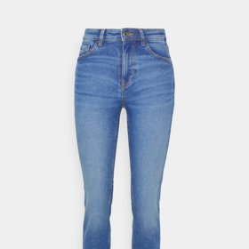 Přiléhavé džíny střihu slim fit by vždy měly obsahovat elastická vlákna. Vysoký pas zaručí, že vám pohodlněji padnou. (Lindex, 1 299 Kč)