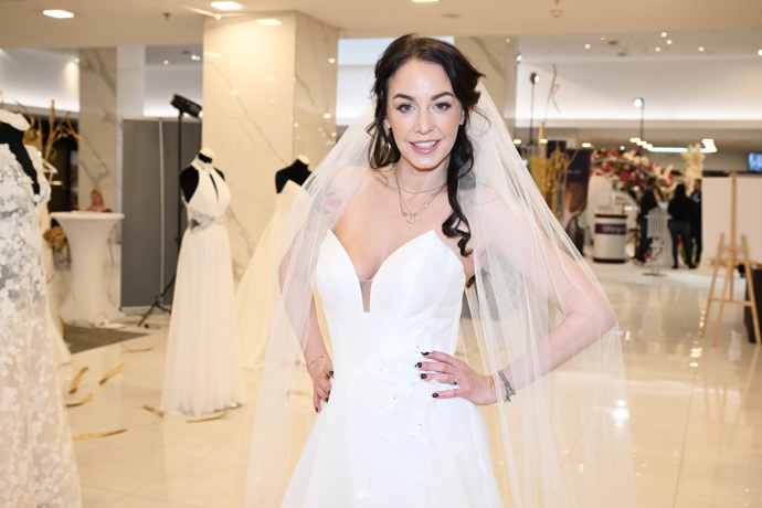 FOTO: Agáta Hanychová jako nevěsta. – stránka 1630