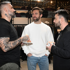 Tomáš se svým soupeřem Josefem Kůrkou a prvním českým Survivorem Vláďou Čapkem. 