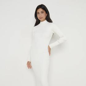 Amanda oblékla tyto šaty její oblíbené britské značky Pretty Lavish za 55 liber, v přepočtu tedy necelých 1 600 korun.