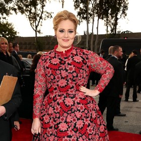 Ač zpěvačce kyprá postava slušela, sama se sebou zřejmě spokojená nebyla. "Pila jsem deset šálků čaje denně a do každého dávala dvě kostky cukru," vybavuje si máma jedenáctiletého Angela, která se loni vdala za sportovního agenta Riche Paula.