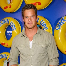 Herec a fitness trenér Alec Musser zemřel v pouhých 50 letech.