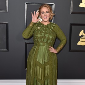 Adele v roce 2017, kdy měla ještě o 40 kilogramů víc, než dnes.