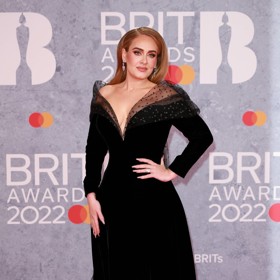 Zpěvačka Adele v roce 2019 šokovala úbytkem váhy, který se zastavil na 40 kilogramech. Z někdejší boubelky se tak stala štíhlá dáma.