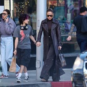 Jennifer Lopez si v něm v Beverly Hills vyrazila na nákupy s dcerou. 