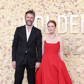 Šedesátnice Julianne Moore dokonale ladila se svým chotěm Bartem Freundlichem. Loni oslavili 20 let manželství.