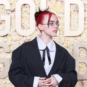 Blond období Billie Eilish se Honzovi Kořínkovi líbilo, starý červeno-černý účes rozhodně neobdivuje. 