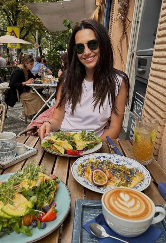 FOTO: Michaela Buschová je milovnicí dobrého jídla. – stránka 33