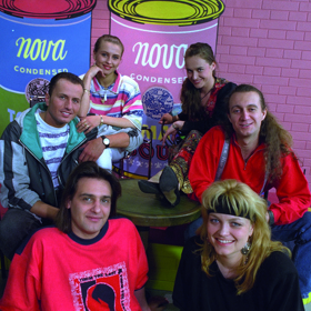 Tým Snídaně s Novou v začátcích televizního vysílání - poznáte všechny?