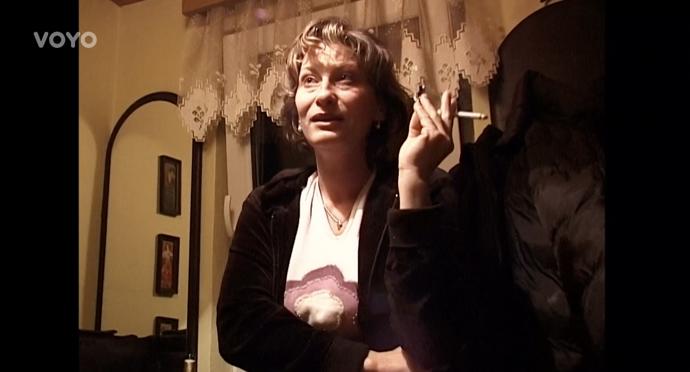 FOTO: Maminka Monika, která odjela do jiné rodiny před 17 lety. – stránka 459