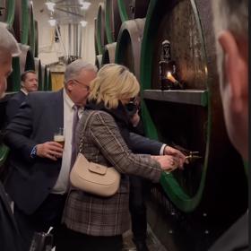 Eva Pavlová během návštěvy pivovaru.