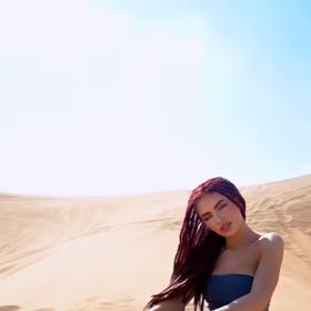 Rachel Karnížová je krásná.