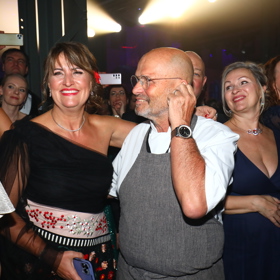 Zdeněk Pohlreich s manželkou se dobře bavil.