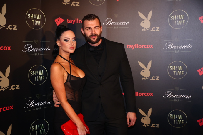 FOTO: Andrea Pomeje ukázala výrazný dekolt. – stránka 238