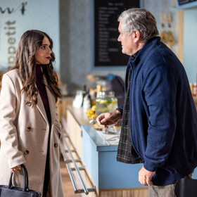 Tonda Hložánek si myslí, že jeho syn Jirka zanedbává Martinu. A začne se jí omlouvat...