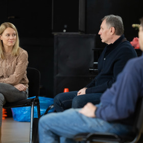 Od té doby, co se Evženovi vrátila do života jeho ex Hana, bojuje s hrozbou relapsu. Naštěstí se může spolehnout na pomoc od Blanky.