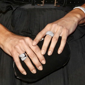 Diamantové šperky Nikol Švantnerové v detailu.