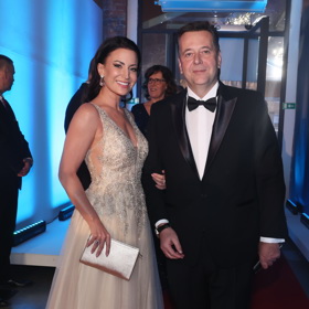 Doprovod dělal Gabriele Partyšové její partner, miliardář Igor Fait.