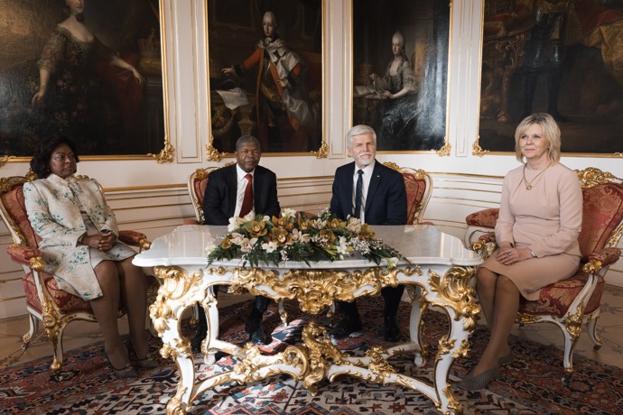 FOTO: Eva Pavlová zvolila světle růžové šaty. – stránka 2222