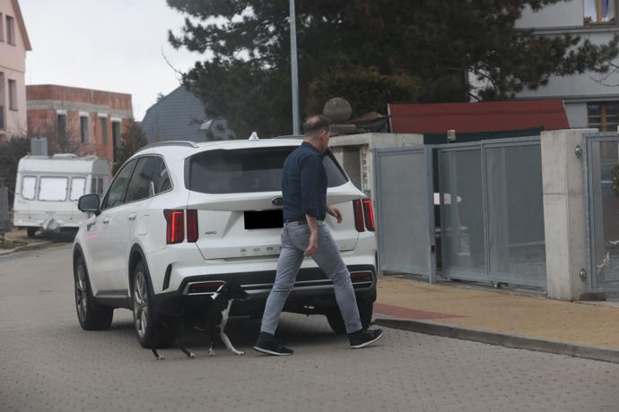 FOTO: Jaromír Soukup si jde pro dceru Rozárku. – stránka 1616