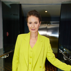 Lenka Vlasáková říká, že outfitem chtěla naznačit jisté propojení se svou filmovou postavou.