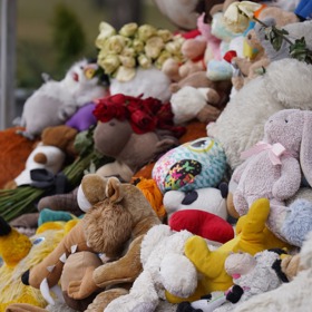 V domě ze 46 lidí zemřelo i 6  dětí.