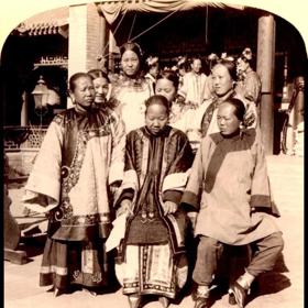 Svazování chodidel bylo nejprve doménou elity.