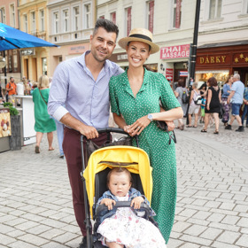 Monika Leová se momentálně našla v roli influencerky. Na sociálních sítích sdílí videa ze života své rodiny a podle svých slov se snaží být maximálně autentická. Nevadí jí například ani ukazovat tělo po porodu.